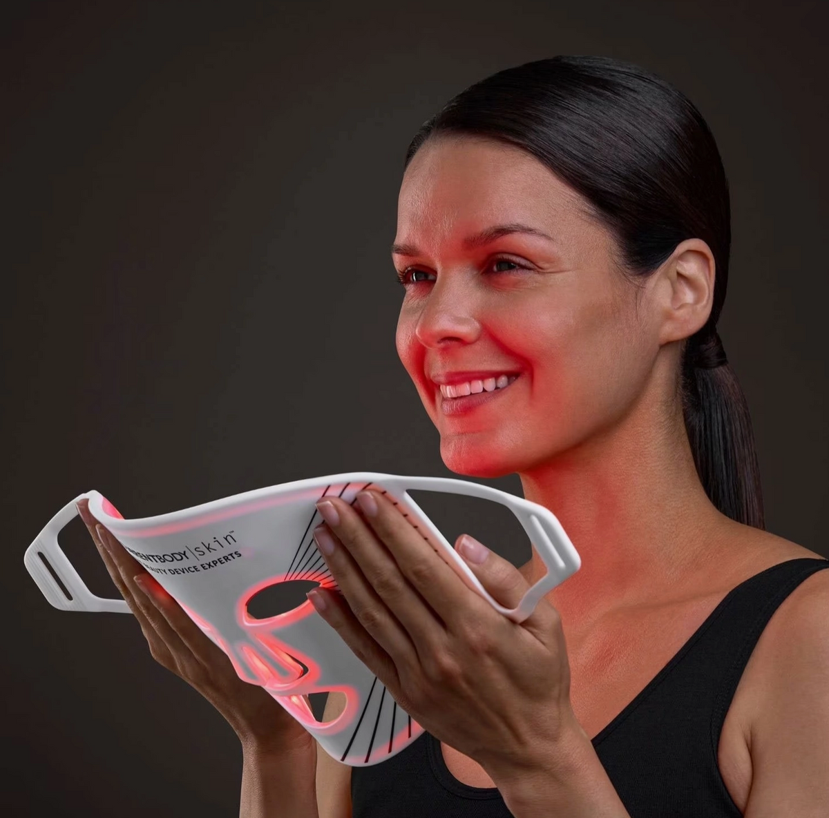 CURRENTBODY LED RED LIGHT THERAPY FACE MASK: SERIES 3